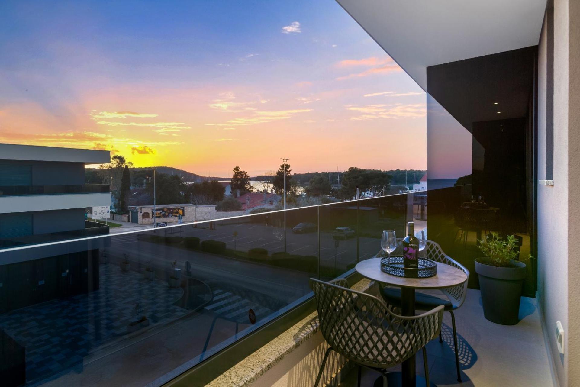 Fly Rooms Medulin - 50M From The Beach - New 2024 ภายนอก รูปภาพ