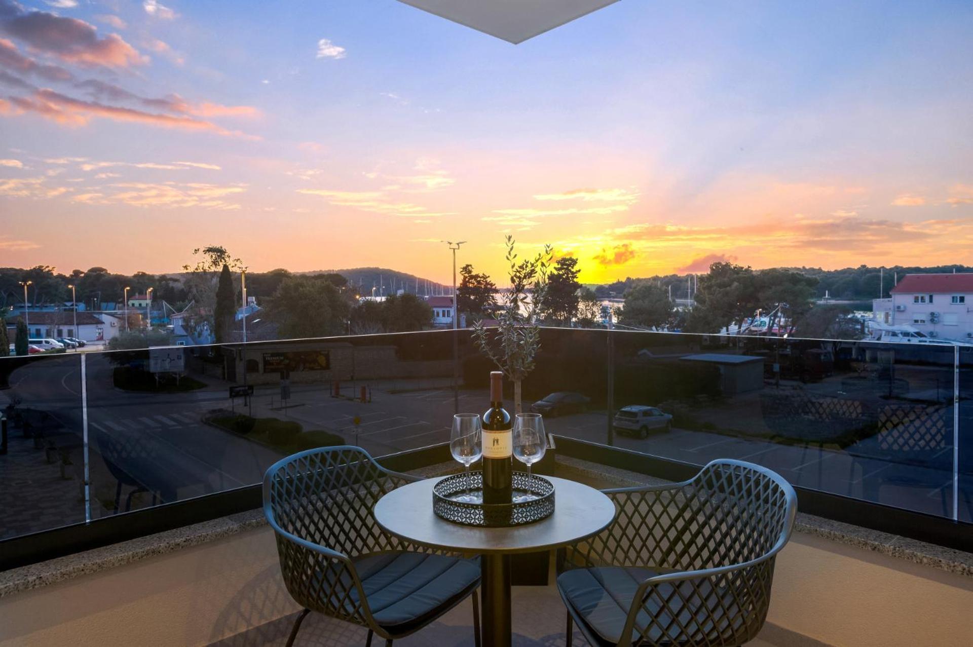 Fly Rooms Medulin - 50M From The Beach - New 2024 ภายนอก รูปภาพ